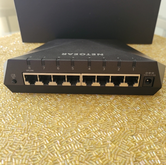 Nighthawk S8000 Gaming & Streaming Switch (GS808E) - Picture 4 of 12
